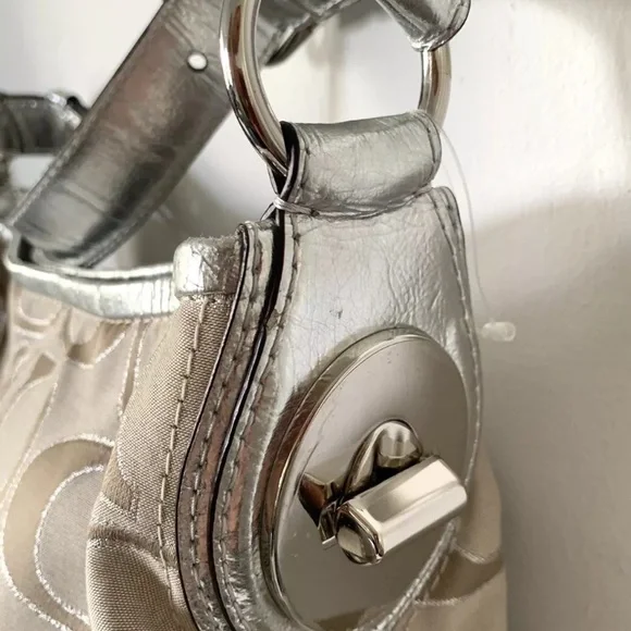 Coach Signature C print Bag 2012 never used like new Cream Silver shoulder Hobo - Picture 8 of 14